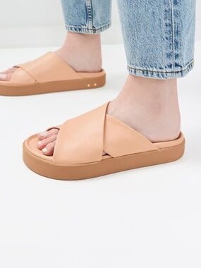 Beek Hen Leather Platform Slide Sandals